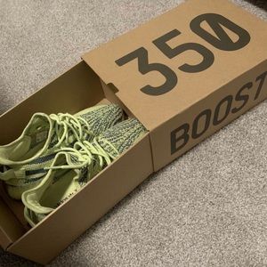 Yeezy 350 boost v2 semi yellow